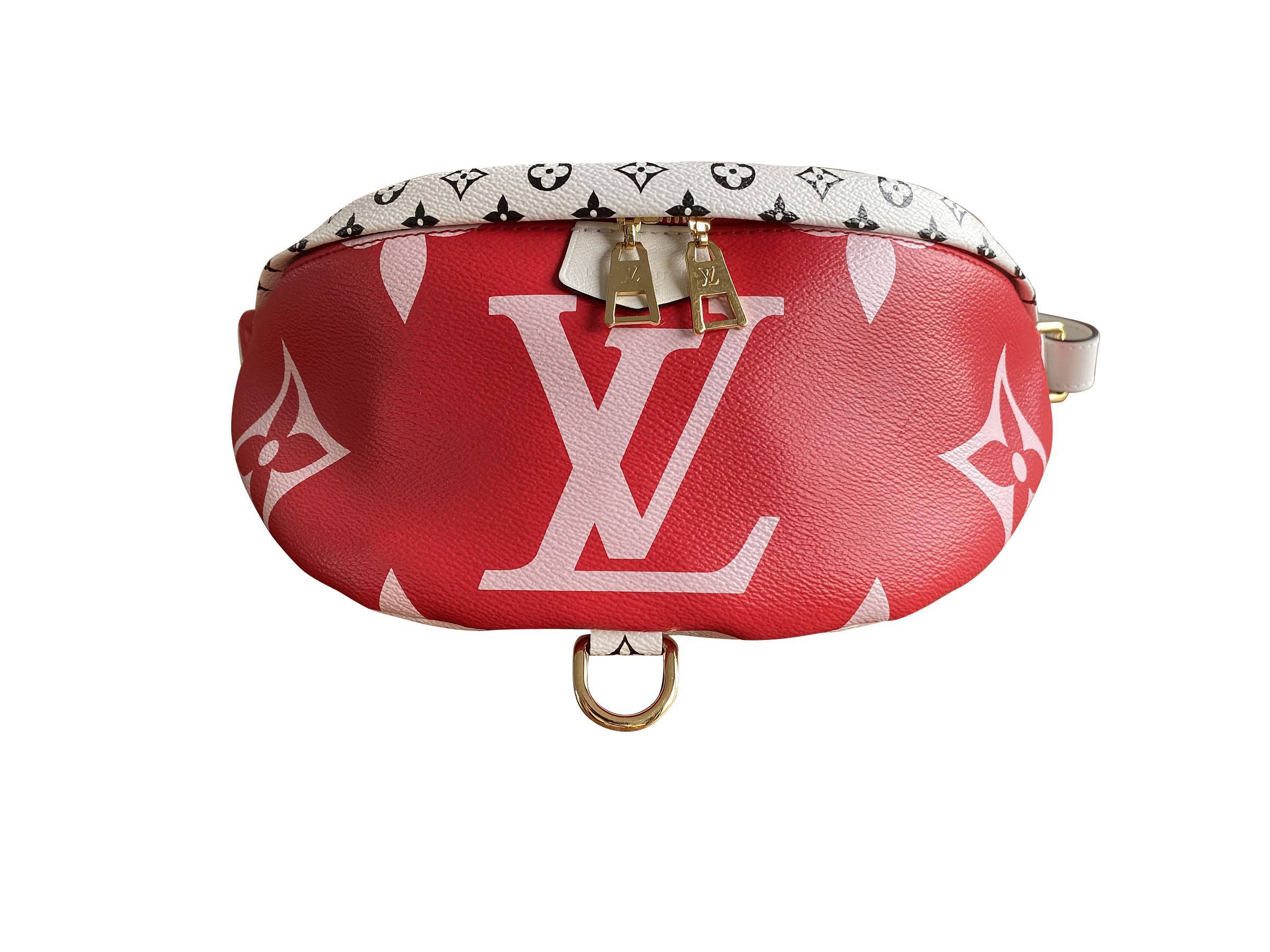 Louis Vuitton Giant Monogram Bumbag M44575 Rouge : : Bags, Wallets  and Luggage